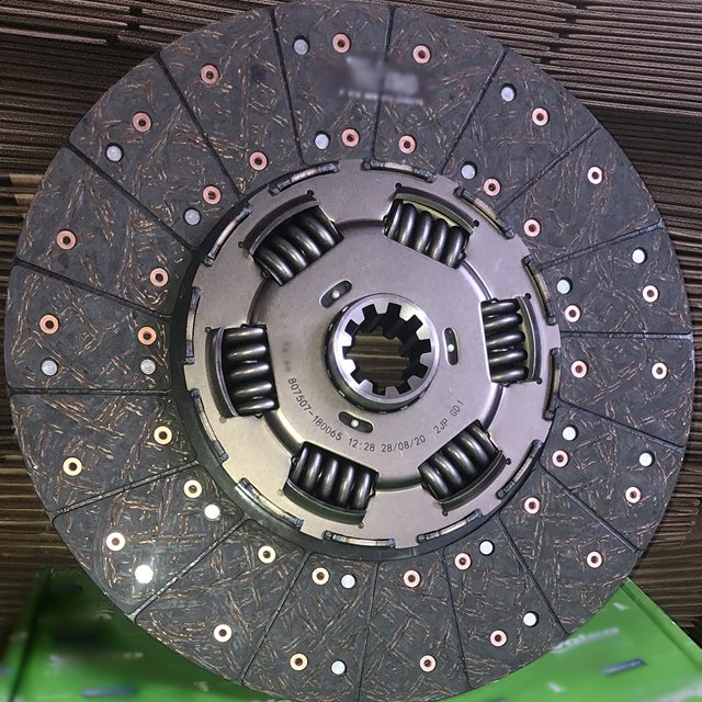 Truck Parts Clutch Disc 5000677035 for Howo Clutch Factory Lowest Price